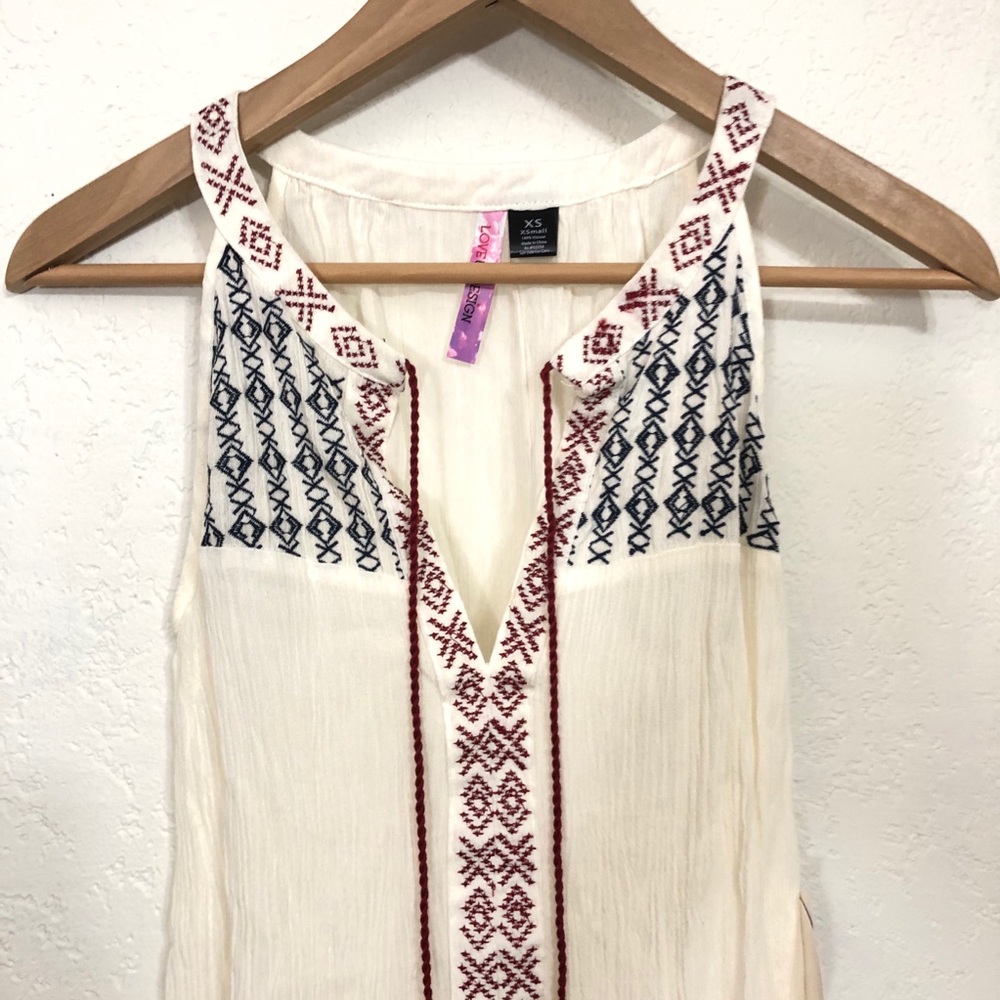 Boho embroidered sleeveless cream top NWT